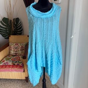 YUSHI Blue Turquoise Sleeveless Tunic Top! Cow Neck! Pockets! Long Back! Medium